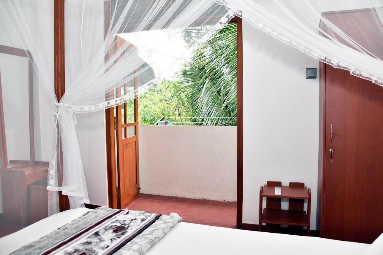 Top Mount Villa Hikkaduwa Esterno foto